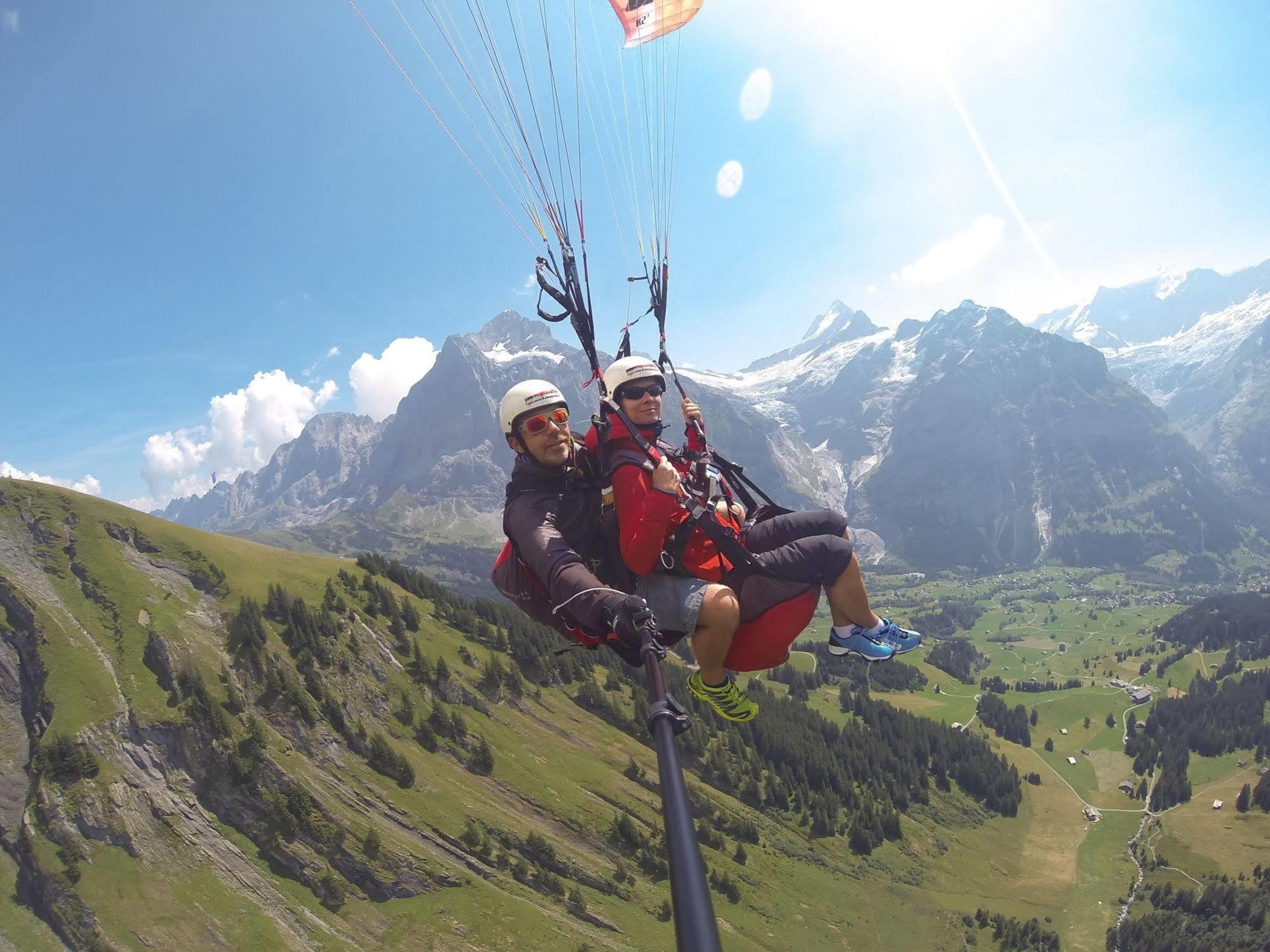 Готель Lauberhorn Гріндельвальд Екстер'єр фото